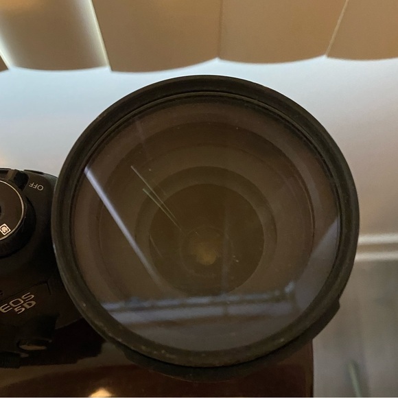 Cannon EOS 5D Digital Camera - Picture 2 of 8